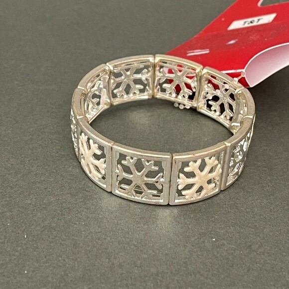 Table & Tower Silver-tone Snowflakes Women's Fashion Stretch Bracelet NWT - Picture 2 of 3